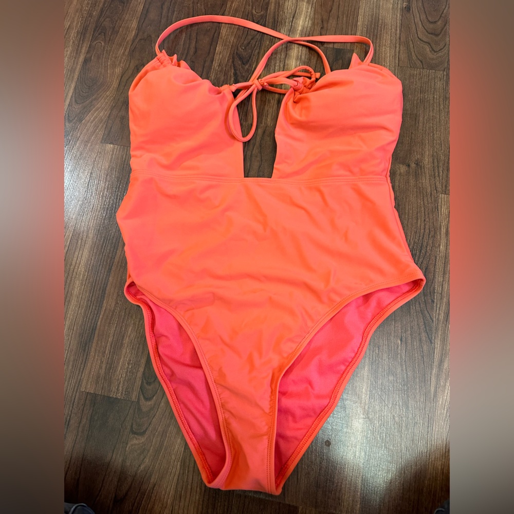 ❤️‍🔥2/$20❤️‍🔥Women’s Size Medium Orange One Piece Swimsuit- Shade & Shore Brand